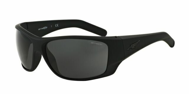 ARNETTE Men's AN4215 Heist 2.0 Rectangular Sunglasses, Fuzzy Black/Grey, 66 mm